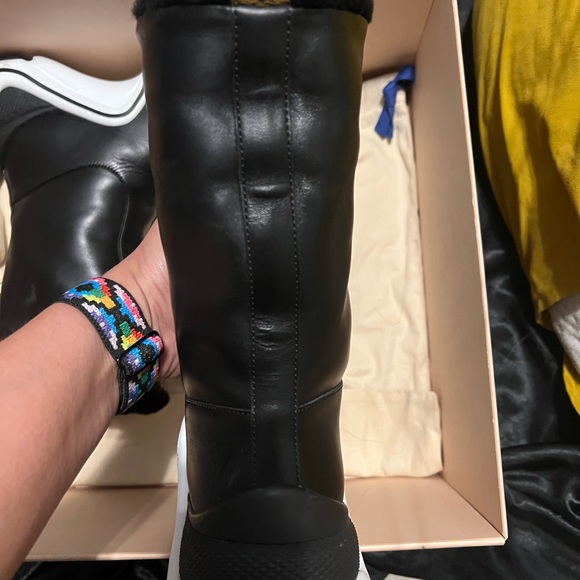 LOUIS VUITTON
Calfskin Shearling LV Archlight Sneaker HalfBoots 37 1/2Blk/Blue - Picture 6 of 7